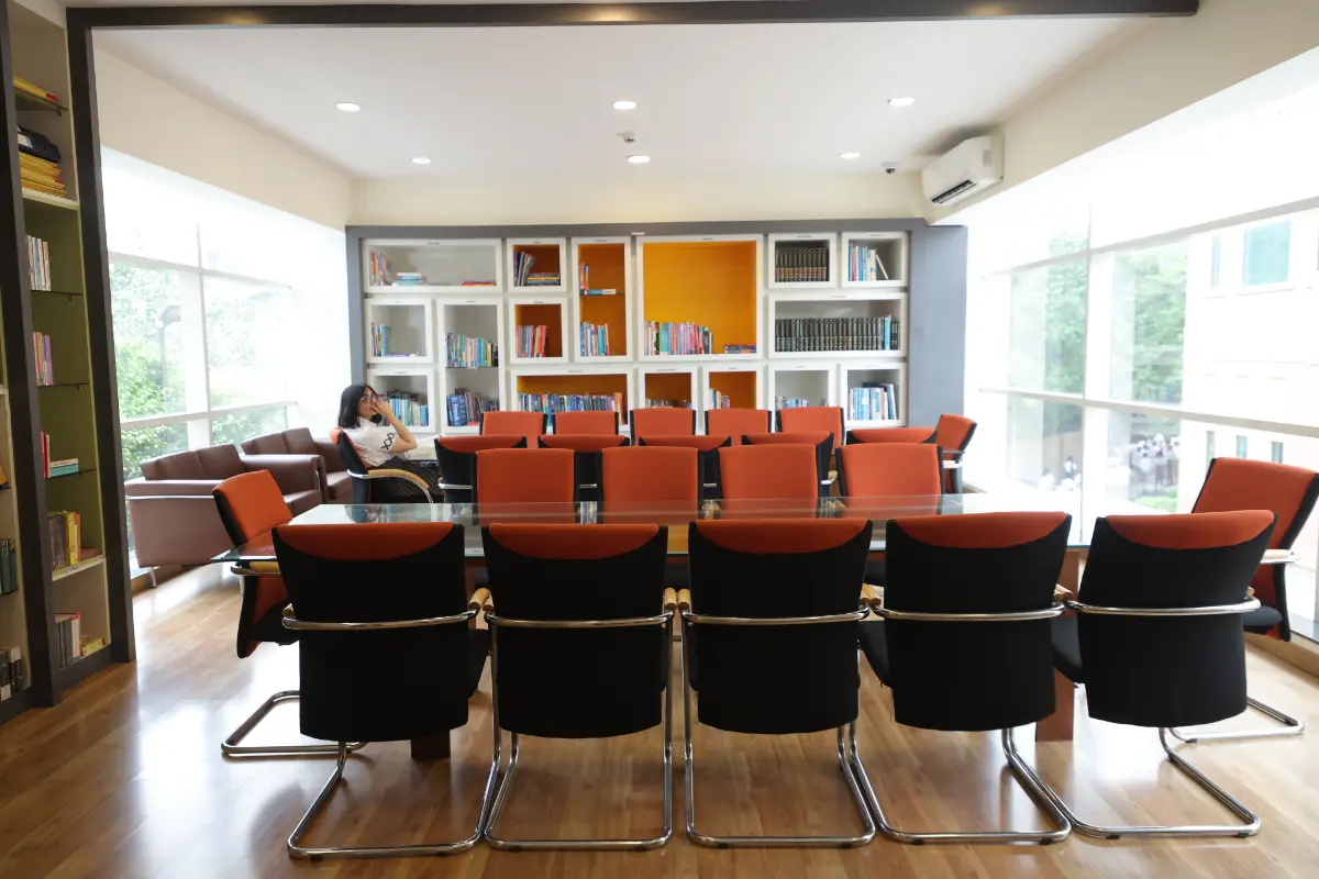 Library with E-Facility