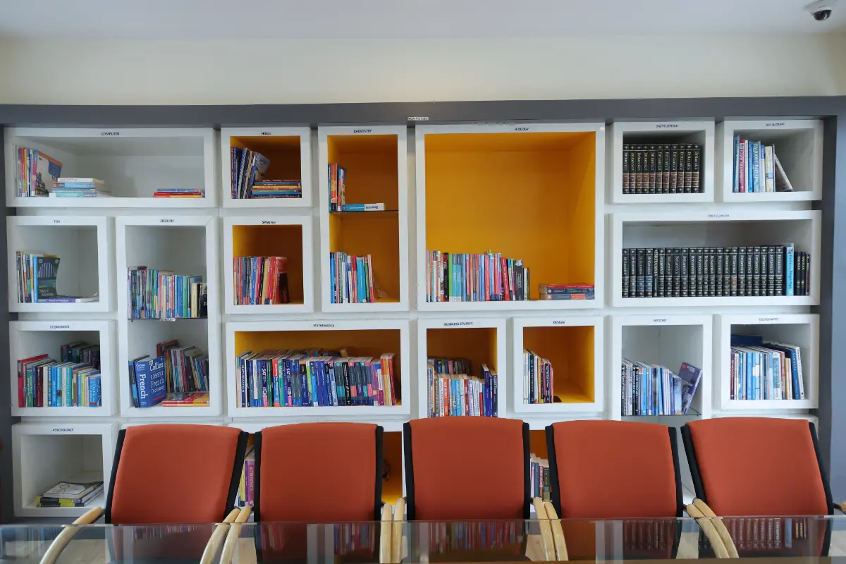 Library with E-Facility